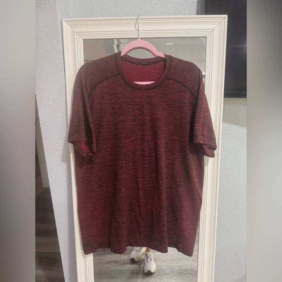 Men’s Lululemon shirt - Picture 2 of 3